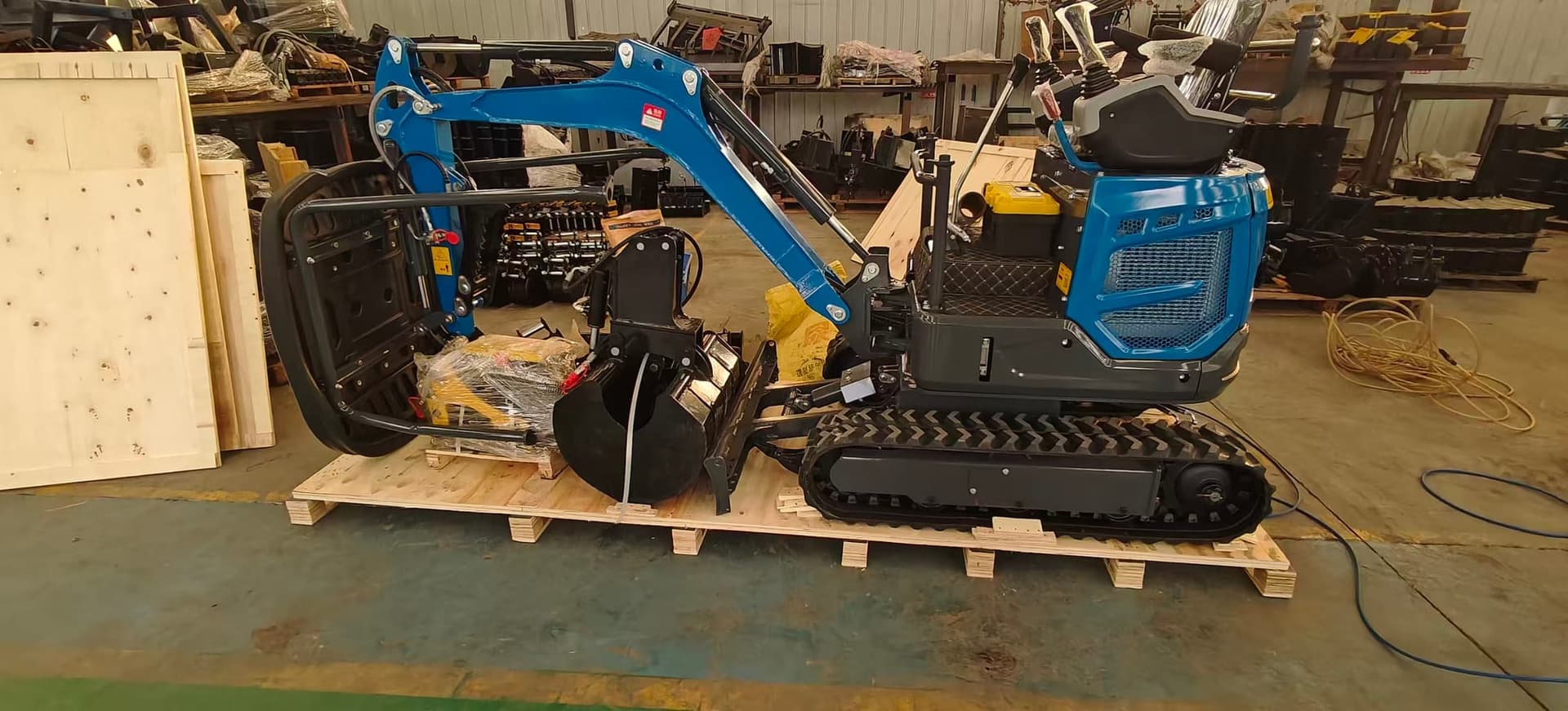 TC18 BLUE MINI Excavator Before Crating 01