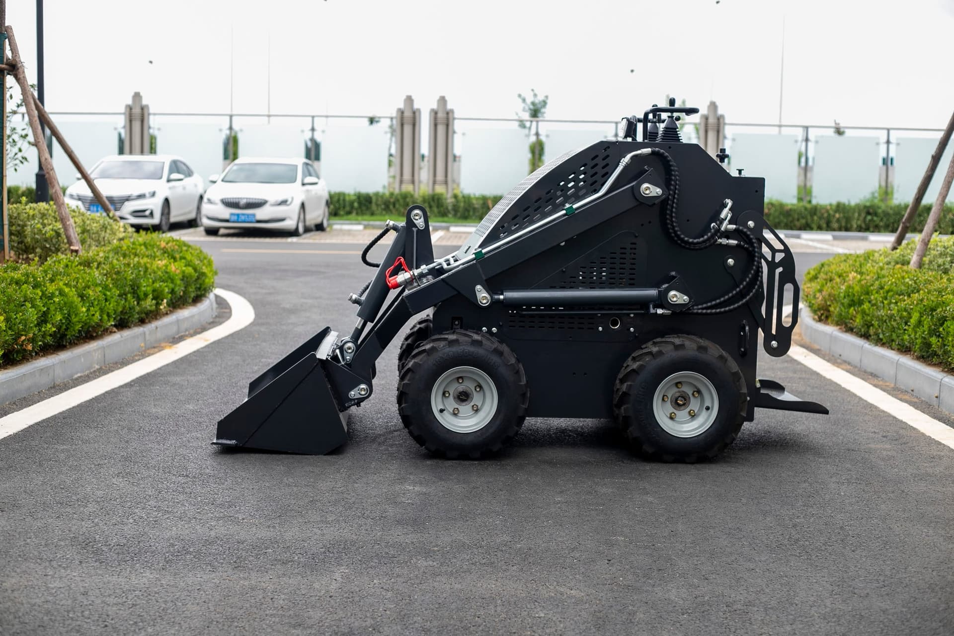 S460 wheeled skid steer loader side view for yard work