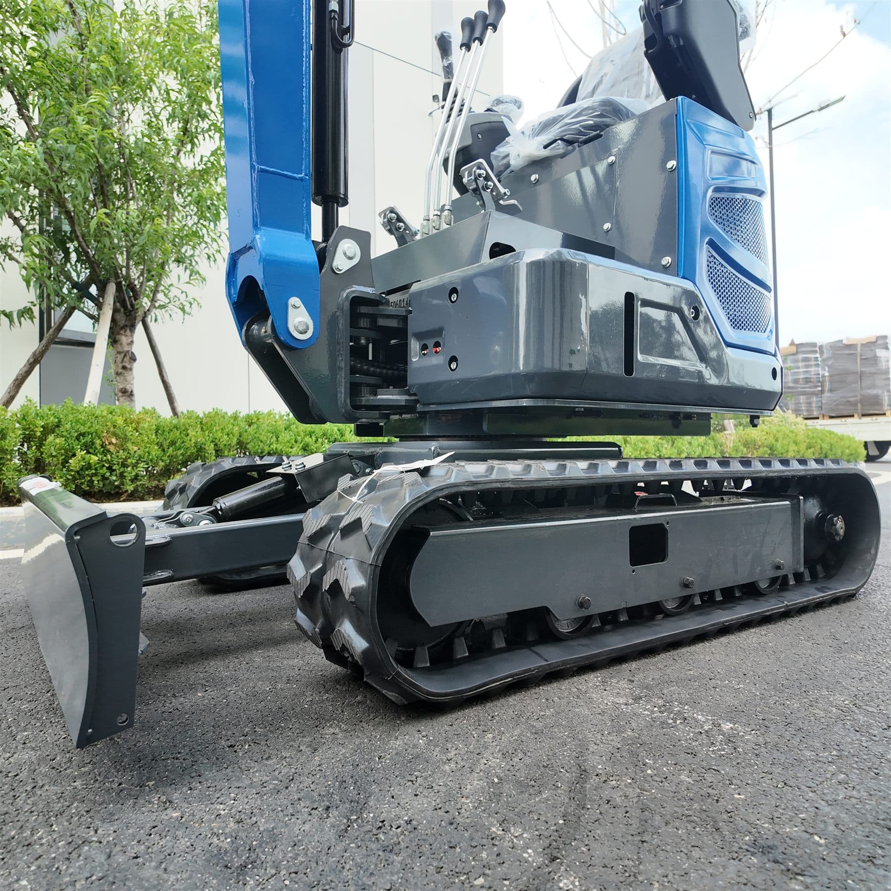TC18 mini excavator detail view
